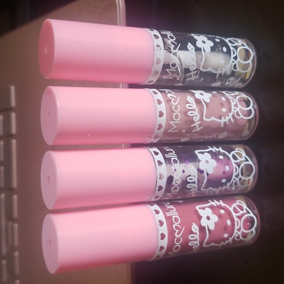 Hello Kitty Mocallure Lip Gloss Lipstick Kit Set NEW Gift Girl Make-Up Brushes - Picture 4 of 7